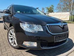 Schwarz Gebraucht 2012 Skoda Superb Family Kombi | 6.999 € (Fairer Preis)