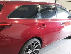 Rot Gebraucht 2017 Toyota Auris Touring Sports Kombi | 17.990 € (Teuer)