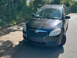 Schwarz Gebraucht 2009 Skoda Roomster Kombi | 1.750 € (Teuer)
