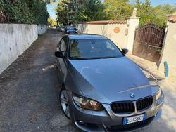 Grau Gebraucht 2011 BMW 320 Coupé | 14.500 €