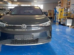 Grau Gebraucht 2021 VW ID.4 Pro Performance SUV | 19.999 € (Guter Preis)