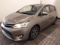 Grau Gebraucht 2014 Toyota Verso Comfort Van / Kleinbus | 10.559 € (Fairer Preis)