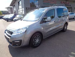 Grau Gebraucht 2016 Peugeot Partner Tepee Allure Van / Kleinbus | 11.800 € (Fairer Preis)