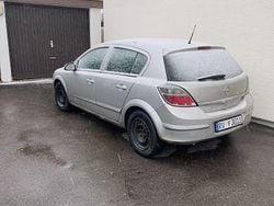 Beige Gebraucht 2008 Opel Astra Limousine | 1.650 € (Guter Preis)