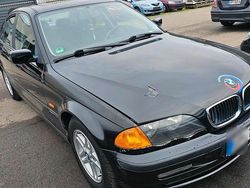 Schwarz Gebraucht 2001 BMW 316 Limousine | 3.300 €