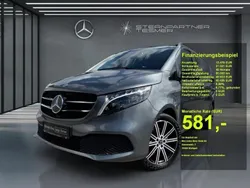 Grau Gebraucht 2024 Mercedes V220 Edition Van / Kleinbus | 53.200 € (Fairer Preis)