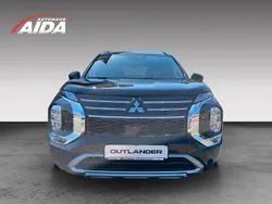 Schwarz Neu 2025 Mitsubishi Outlander P-HEV Basis SUV | 47.500 € (Superpreis)