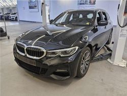 Black sapphire metallic Gebraucht 2020 BMW 318 M Sport Kombi | 21.980 € (Fairer Preis)