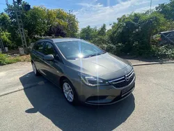 Graugrün Gebraucht 2016 Opel Astra Edition Kombi | 6.999 € (Fairer Preis)