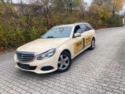 Gelb Gebraucht 2016 Mercedes E200 Avantgarde Kombi | 5.400 €