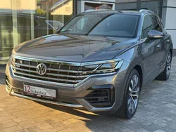 Grau Gebraucht 2020 VW Touareg R-line SUV | 36.990 € (Fairer Preis)