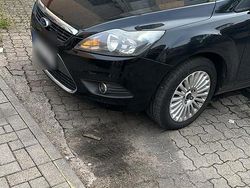 Schwarz Gebraucht 2009 Ford Focus Kleinwagen | 1.950 €