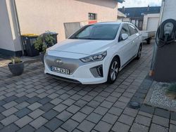 Weiß Gebraucht 2018 Hyundai Ioniq Premium Kleinwagen | 12.000 € (Fairer Preis)