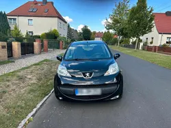 Schwarz Gebraucht 2008 Peugeot 107 Kleinwagen | 2.200 €