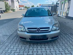 Grau Gebraucht 2002 Opel Vectra Limousine | 1.790 €