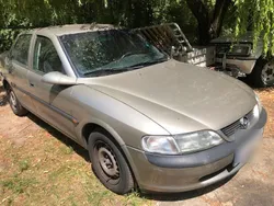 Gold Gebraucht 1999 Opel Vectra Limousine | 1.250 € (Fairer Preis)