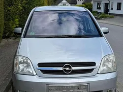 Grau Gebraucht 2005 Opel Meriva Van / Kleinbus | 2.100 € (Fairer Preis)