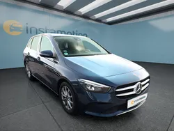 Blau Gebraucht 2019 Mercedes B200 Van / Kleinbus | 22.799 € (Fairer Preis)