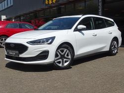 Weiß Gebraucht 2022 Ford Focus Cool & Connect Limousine | 13.990 € (Fairer Preis)