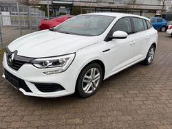 Weiß Gebraucht 2017 Renault Mégane IV Play Limousine | 5.999 € (Superpreis)