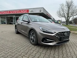 Braun Gebraucht 2021 Hyundai i30 Kombi | 16.990 € (Fairer Preis)
