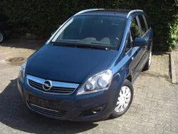Blau Gebraucht 2011 Opel Zafira Design Edition Van / Kleinbus | 6.600 € (Teuer)