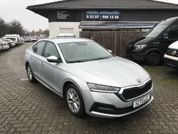 Silber Gebraucht 2021 Skoda Octavia Ambition Limousine | 14.990 € (Etwas zu teuer)