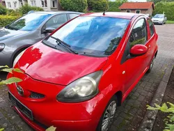 Rot Gebraucht 2006 Toyota Aygo Kleinwagen | 700 € (Guter Preis)