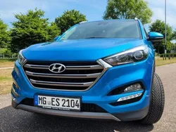 Blau Gebraucht 2016 Hyundai Tucson Style SUV | 13.990 € (Fairer Preis)