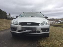 Silber Gebraucht 2005 Ford Focus Ambiente Kombi | 1.950 € (Guter Preis)