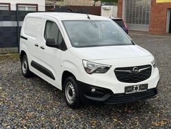 Weiß Gebraucht 2019 Opel Combo Selection Van / Kleinbus | 9.450 € (Fairer Preis)