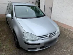 Silber Gebraucht 2004 VW Golf V Kleinwagen | 2.000 € (Fairer Preis)