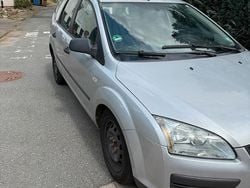 Blau Gebraucht 2007 Ford Focus Kombi | 1.300 €