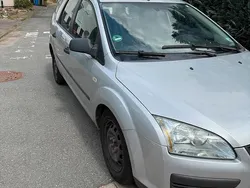 Blau Gebraucht 2007 Ford Focus Kombi | 1.300 €