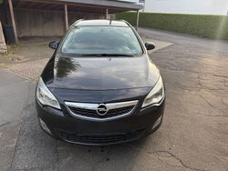 Schwarz Gebraucht 2012 Opel Astra Kombi | 2.599 € (Guter Preis)