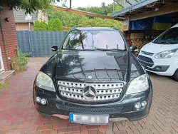 Schwarz Gebraucht 2006 Mercedes ML500 SUV | 8.500 €