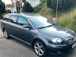 Silber Gebraucht 2006 Toyota Avensis Kombi | 3.200 €