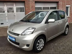Beige metallic Gebraucht 2010 Daihatsu Sirion Kleinwagen | 4.950 €