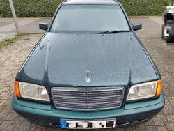 Grün Gebraucht 1997 Mercedes C250 Kombi | 6.900 € (Fairer Preis)