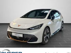 Eisweiß (metallic) Gebraucht 2022 Cupra Born Kleinwagen | 26.480 € (Etwas zu teuer)