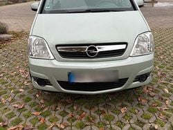 Grün Gebraucht 2009 Opel Meriva Van / Kleinbus | 980 € (Guter Preis)