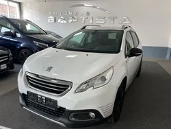 Weiß Gebraucht 2016 Peugeot 2008 Allure SUV | 8.900 € (Fairer Preis)