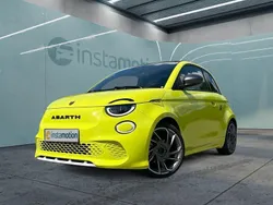 Grün Gebraucht 2023 Abarth 500e Kleinwagen | 38.249 € (Fairer Preis)