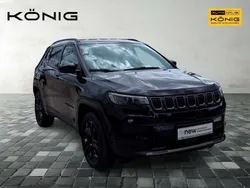 Solid black (5ck) Gebraucht 2022 Jeep Compass SUV | 33.998 € (Teuer)