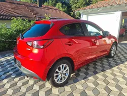 Rot Gebraucht 2015 Mazda 2 Sports-Line Kleinwagen | 7.100 € (Fairer Preis)