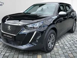 Schwarz Gebraucht 2021 Peugeot 2008 Active SUV | 17.470 € (Guter Preis)