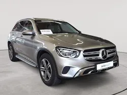 Mojavesilber metallic Gebraucht 2022 Mercedes GLC200 SUV | 30.990 € (Superpreis)