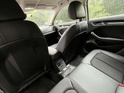 Grau Gebraucht 2016 Audi A3 Sportback Kleinwagen | 15.000 € (Etwas zu teuer)