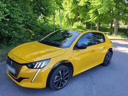 Gelb Gebraucht 2023 Peugeot e-208 GT Kleinwagen | 20.500 €
