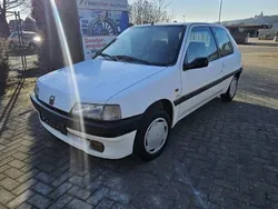 Weiß Gebraucht 1995 Peugeot 106 Kleinwagen | 3.500 €